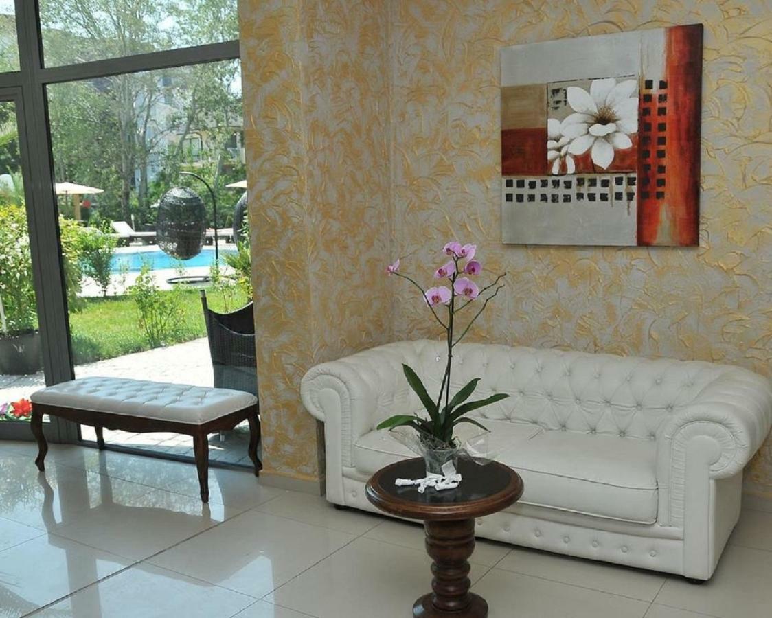 סאני ביץ' Hotel Mida מראה חיצוני תמונה