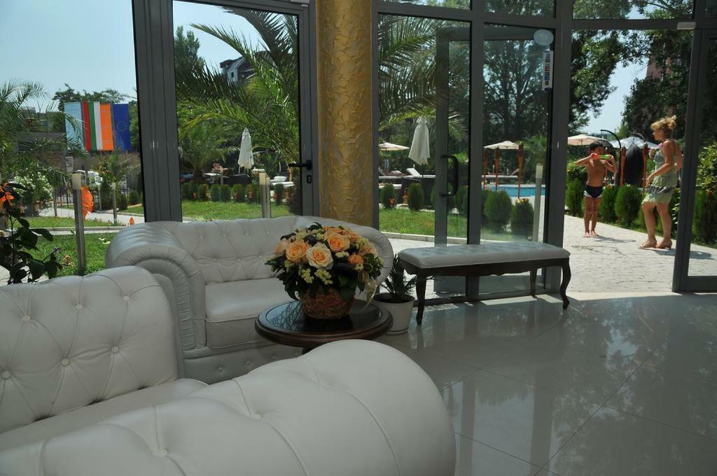 סאני ביץ' Hotel Mida מראה חיצוני תמונה