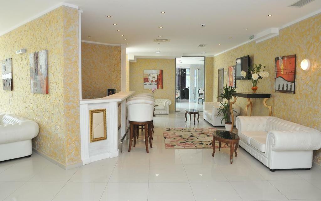 סאני ביץ' Hotel Mida מראה חיצוני תמונה